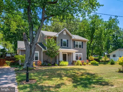 Exterior - 8150 Elizabeth Rd, Pasadena, MD 21122 photo 3 of 9
