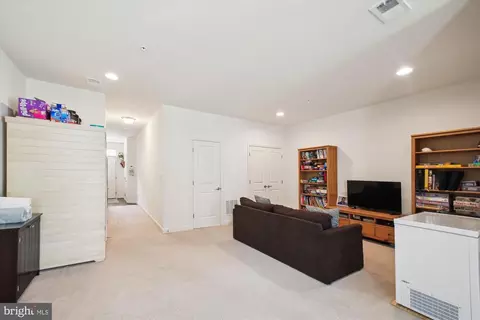 305 Black Sky Ln, Pasadena, MD 21122 photo 31