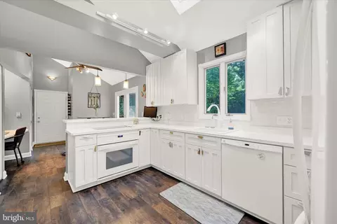 430 Edgewater Rd, Pasadena, MD 21122 photo 8