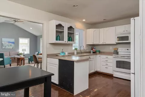 Kitchen - 7733 Acrocomia Dr, Hanover, MD 21076 photo 1 of 2