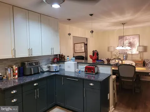 Kitchen - 526 Williamsburg Ln, Odenton, MD 21113 photo 3 of 12