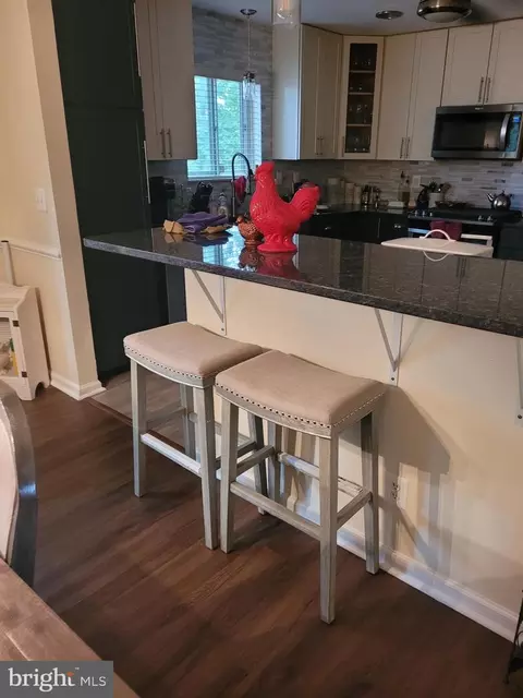 Kitchen - 526 Williamsburg Ln, Odenton, MD 21113 photo 12 of 12