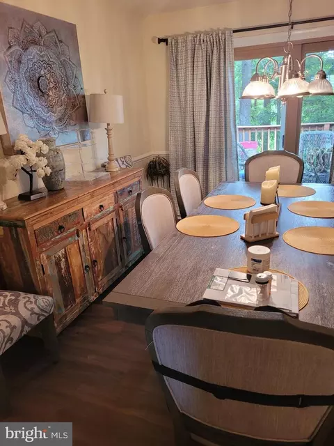 Dining - 526 Williamsburg Ln, Odenton, MD 21113 photo 2 of 2