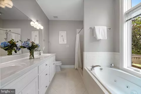Bath - 1230 Cavalier Rd, Arnold, MD 21012 photo 1 of 5