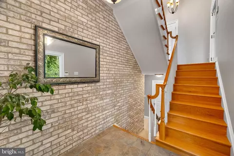Entry Way - 1230 Cavalier Rd, Arnold, MD 21012 photo 3 of 3