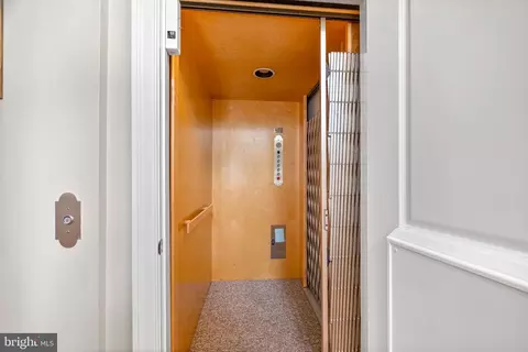 Entry Way - 1230 Cavalier Rd, Arnold, MD 21012 photo 2 of 3