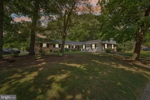 1715 Trent St, Crofton, MD 21114