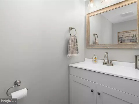 Bath - 7858 E Shore Rd, Pasadena, MD 21122 photo 2 of 3