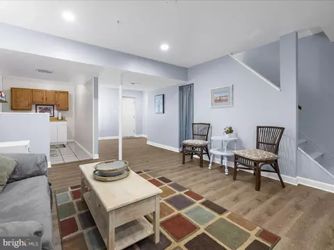 Living - 7858 E Shore Rd, Pasadena, MD 21122 photo 3 of 7