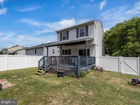 Exterior - 7858 E Shore Rd, Pasadena, MD 21122 photo 10 of 11