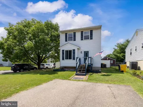 7858 E Shore Rd, Pasadena, MD 21122