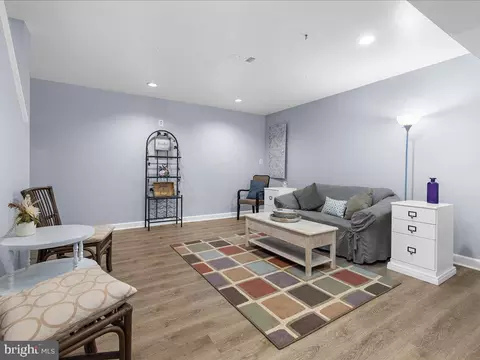 Living - 7858 E Shore Rd, Pasadena, MD 21122 photo 2 of 7