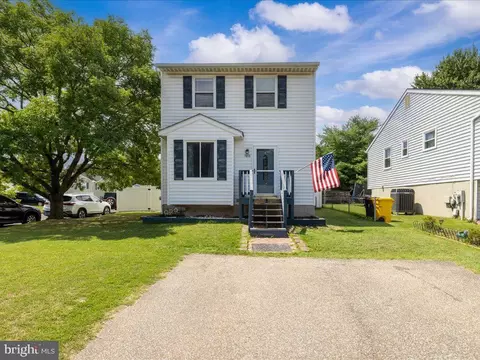Exterior - 7858 E Shore Rd, Pasadena, MD 21122 photo 2 of 11