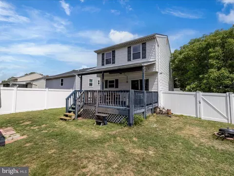 Exterior - 7858 E Shore Rd, Pasadena, MD 21122 photo 11 of 11