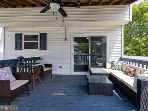 Exterior - 7858 E Shore Rd, Pasadena, MD 21122 photo 6 of 11