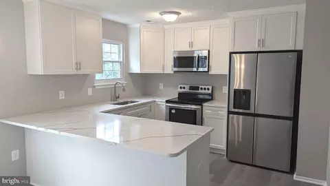 344 Cool Breeze Ct, Pasadena, MD 21122