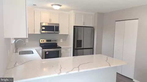 344 Cool Breeze Ct, Pasadena, MD 21122 photo 8