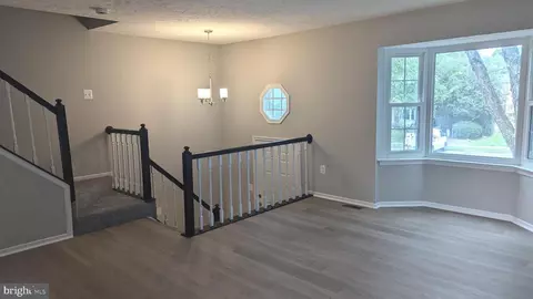 344 Cool Breeze Ct, Pasadena, MD 21122 photo 2