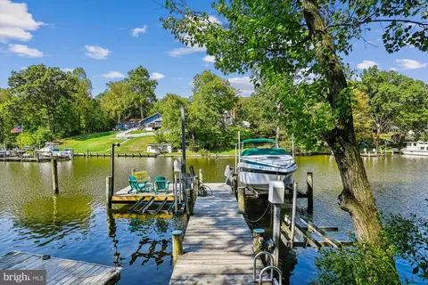 8012 Forest Glen Dr, Pasadena, MD 21122