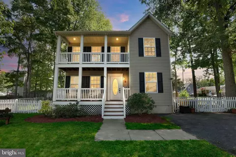 911 Main St, Deale, MD 20751