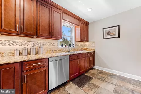 804 Swift Rd, Pasadena, MD 21122 photo 12