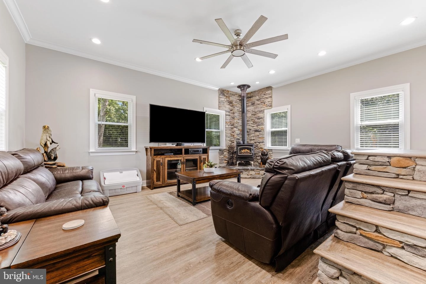 804 Swift Rd, Pasadena, MD 21122 photo 3