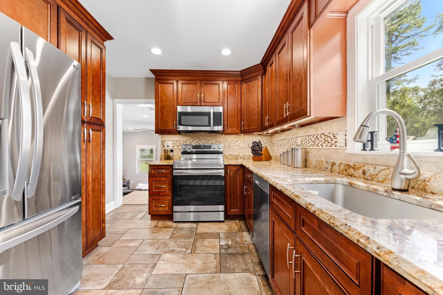 804 Swift Rd, Pasadena, MD 21122 photo 10