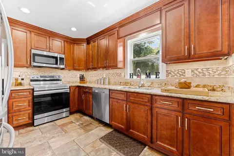 804 Swift Rd, Pasadena, MD 21122 photo 8