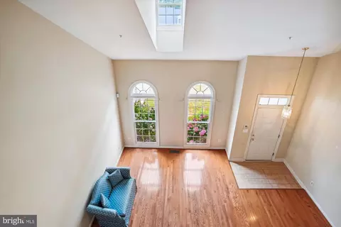 316 Colony Point Pl, Edgewater, MD 21037 photo 6