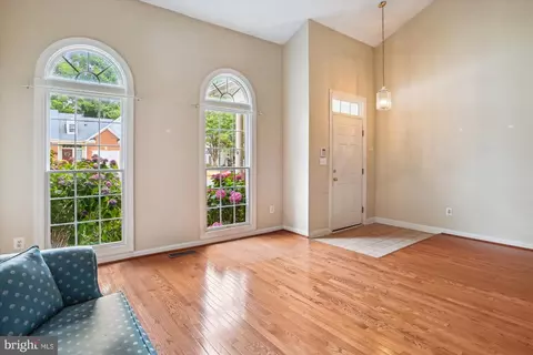 316 Colony Point Pl, Edgewater, MD 21037 photo 5