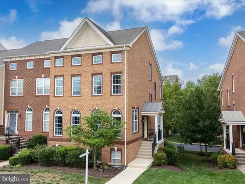 7641 Elmcrest Rd, Hanover, MD 21076 photo 4
