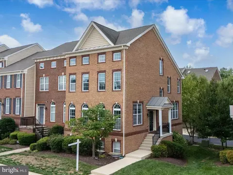 7641 Elmcrest Rd, Hanover, MD 21076 photo 3