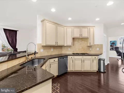 7641 Elmcrest Rd, Hanover, MD 21076 photo 15