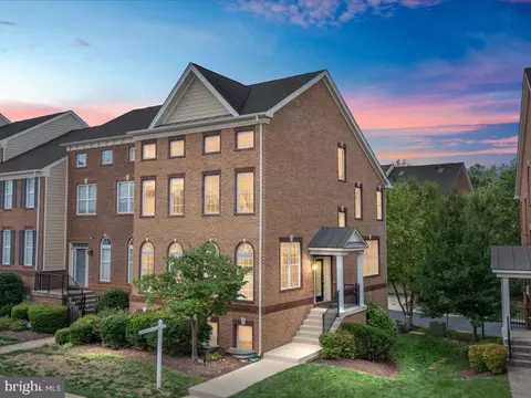 7641 Elmcrest Rd, Hanover, MD 21076
