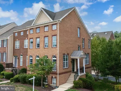 7641 Elmcrest Rd, Hanover, MD 21076 photo 2