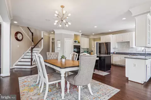 Dining - 700 Caleb Ln, Annapolis, MD 21401 photo 7 of 10