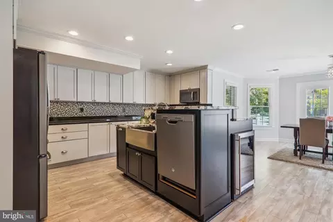 Kitchen - 700 Caleb Ln, Annapolis, MD 21401 photo 6 of 8