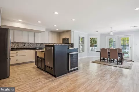 Kitchen - 700 Caleb Ln, Annapolis, MD 21401 photo 5 of 8