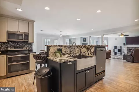 Kitchen - 700 Caleb Ln, Annapolis, MD 21401 photo 7 of 8
