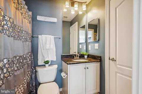 Bath - 700 Caleb Ln, Annapolis, MD 21401 photo 6 of 7