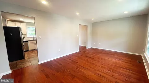 2505 229th St, Pasadena, MD 21122 photo 3