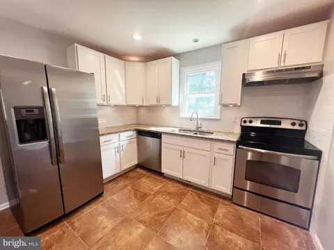 2505 229th St, Pasadena, MD 21122 photo 4