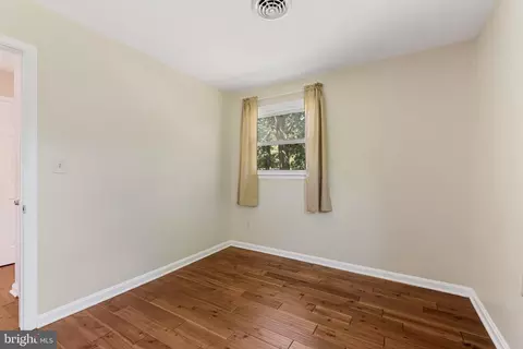 8243 Forest Glen Dr, Pasadena, MD 21122 photo 29