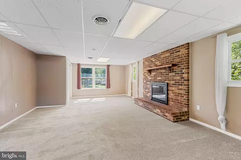 8243 Forest Glen Dr, Pasadena, MD 21122 photo 13