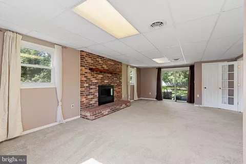 8243 Forest Glen Dr, Pasadena, MD 21122 photo 14