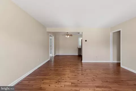 8243 Forest Glen Dr, Pasadena, MD 21122 photo 8