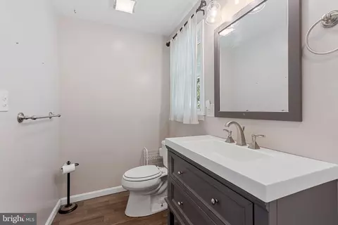 8243 Forest Glen Dr, Pasadena, MD 21122 photo 34