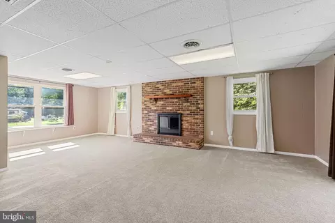 8243 Forest Glen Dr, Pasadena, MD 21122 photo 12