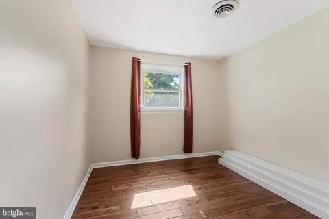 8243 Forest Glen Dr, Pasadena, MD 21122 photo 20