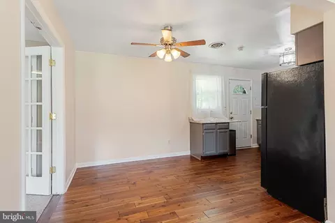 8243 Forest Glen Dr, Pasadena, MD 21122 photo 9